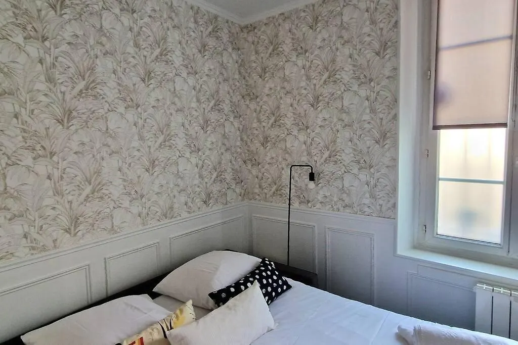 Apartment Clara Lovely Studio In The Heart Of Marais Paris