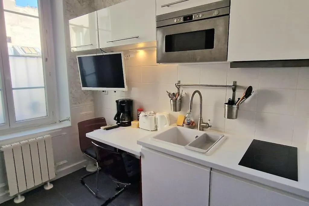 Apartment Clara Lovely Studio In The Heart Of Marais Paris