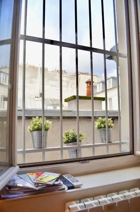 Apartment Clara Lovely Studio In The Heart Of Marais Paris France